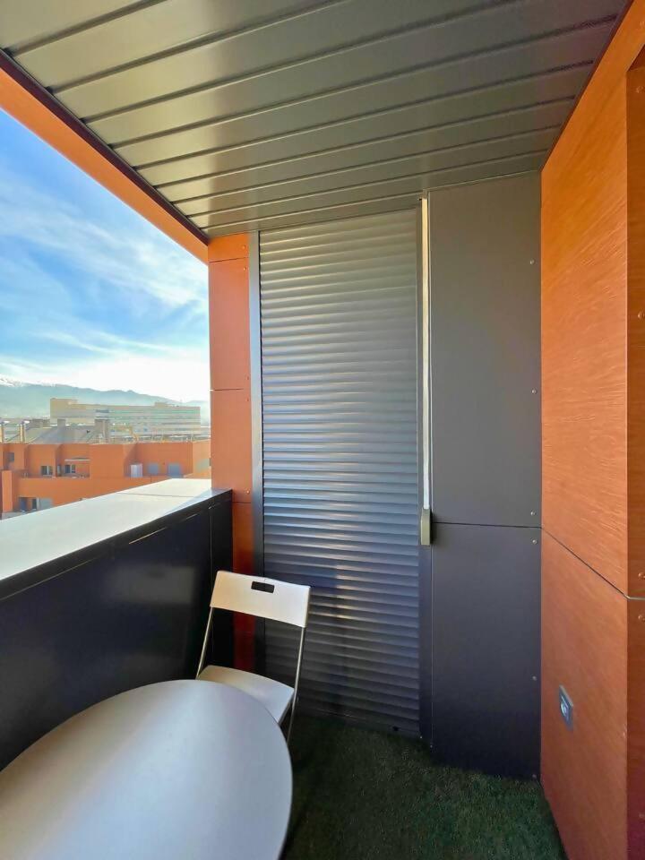 Home4U Apartamento Con Cochera Granada Luaran gambar