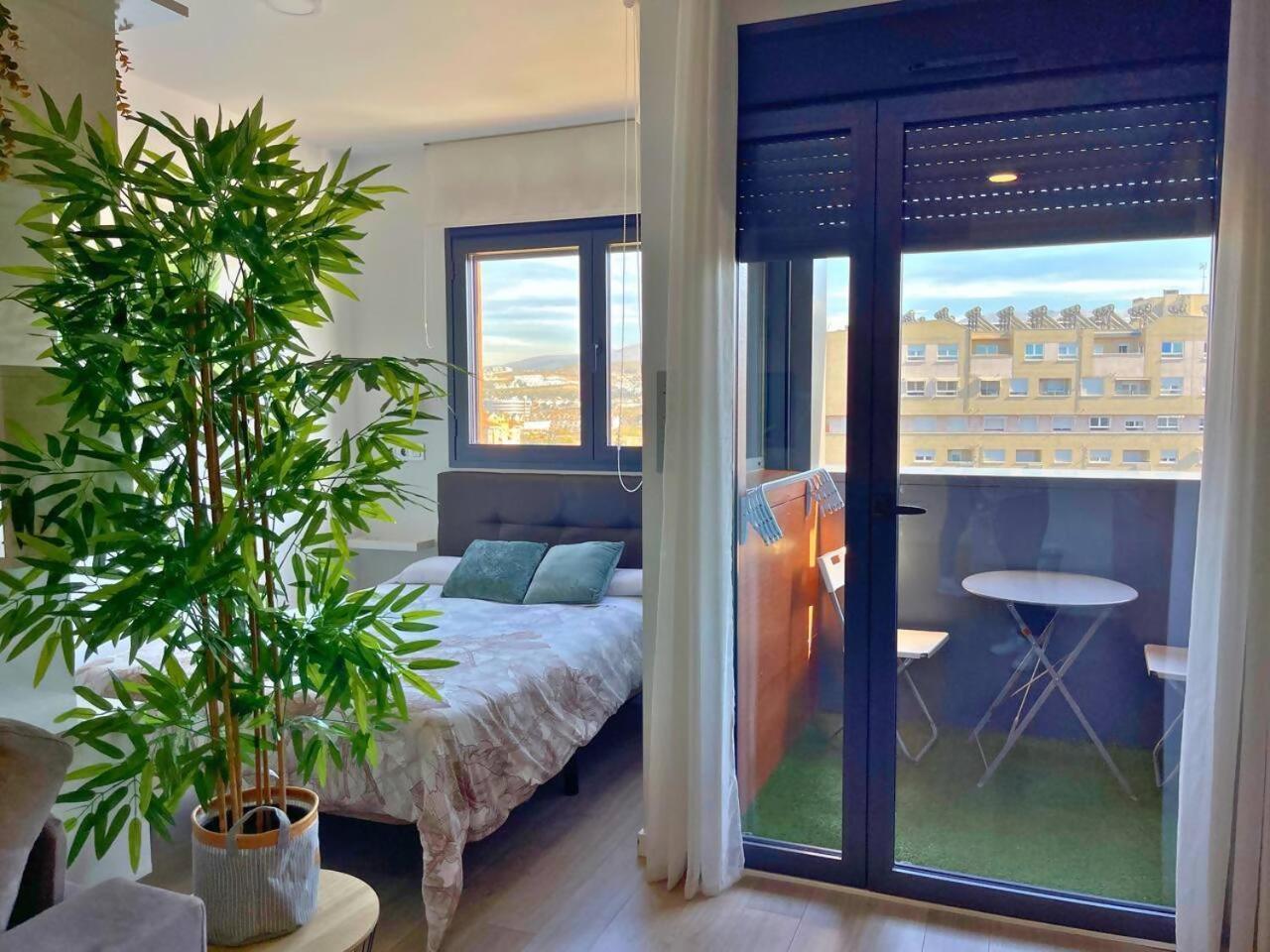 Home4U Apartamento Con Cochera Granada Luaran gambar