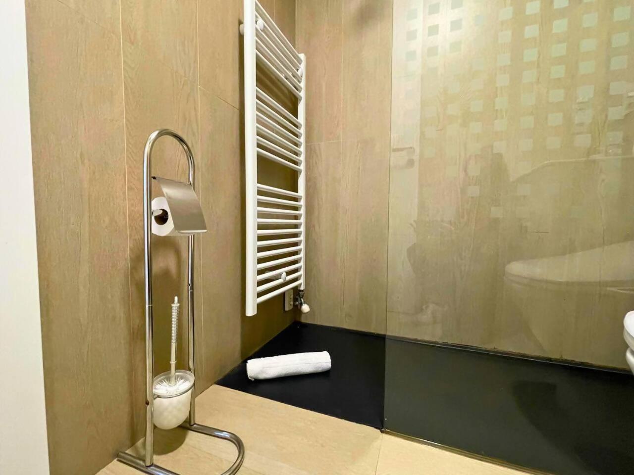 Home4U Apartamento Con Cochera Granada Luaran gambar